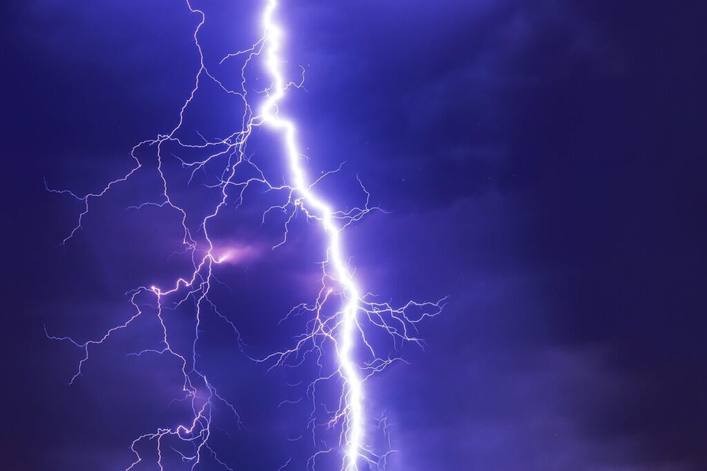 lightning, thunderstorm, super cell, weather, heaven, night, storm, clouds, nature, rain, electricity, summer thunderstorm, lightning strike, light, thunderclouds, dark, high voltage, threatening, energy, night thunderstorm, dangerous, thunder, atmospheric, force of nature, lights, discharge, lightning development, blue, lightning, lightning, lightning, lightning, lightning, thunderstorm, rain, thunder